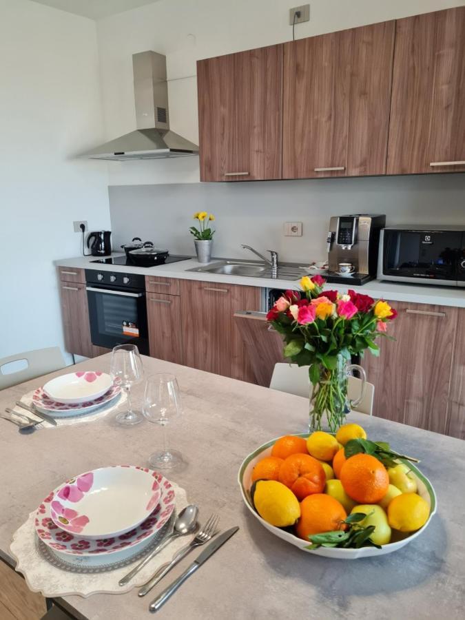 Sole Di Diana Luxury Apartments Пескьера-дель-Гарда Экстерьер фото