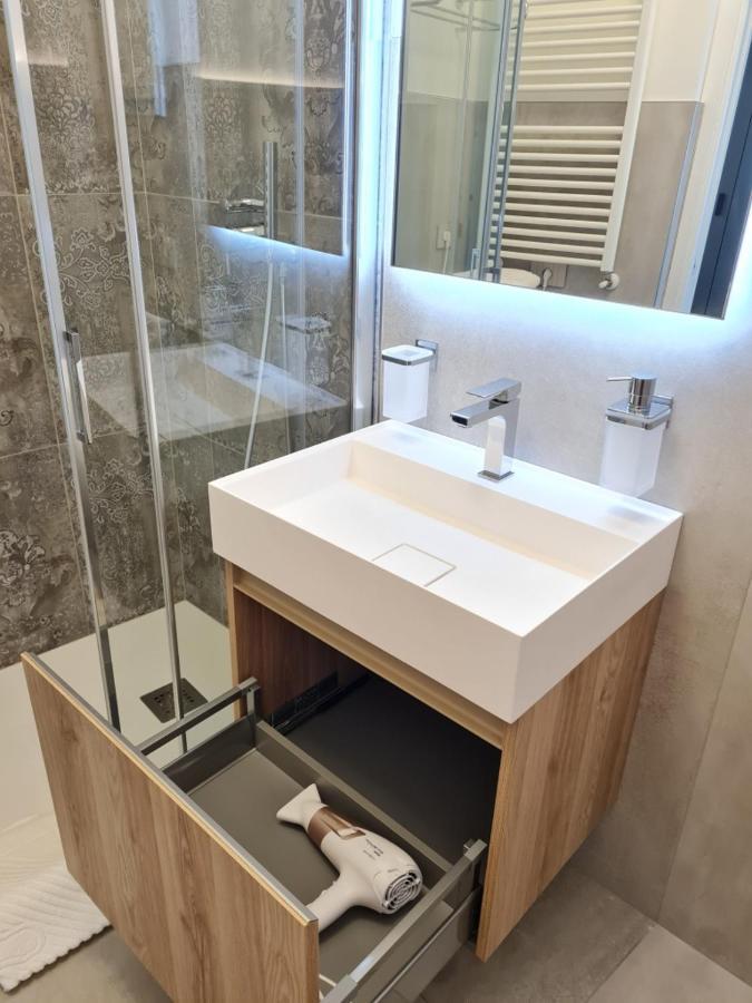 Sole Di Diana Luxury Apartments Пескьера-дель-Гарда Экстерьер фото